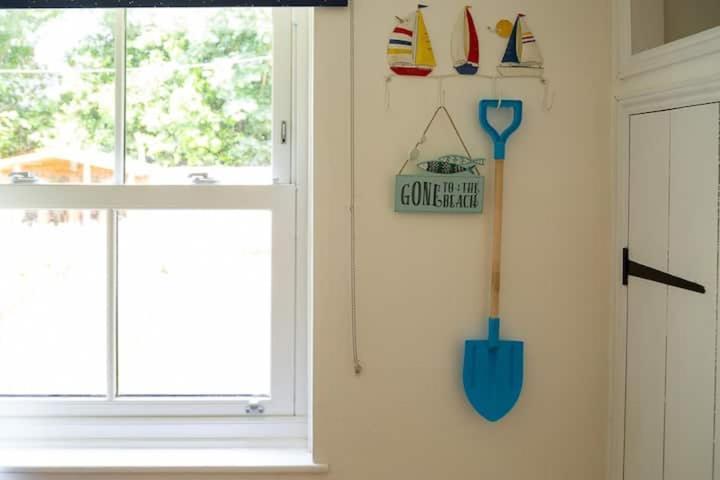 Charlestown Cottage, Woodburner, Gardens & Parking Holiday home *