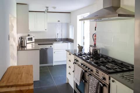 Charlestown Cottage, Woodburner, Gardens & Parking Charlestown (Cornwall)