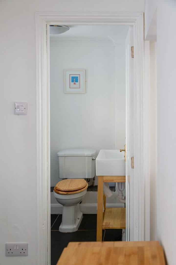 Holiday home Charlestown Cottage, Woodburner, Gardens & Parking